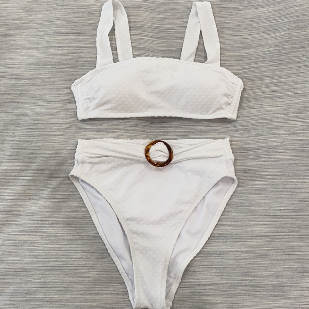 🥥 White Bikini